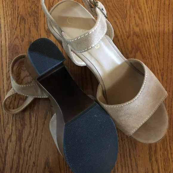 Platform Block Heels - Picture 4 of 4